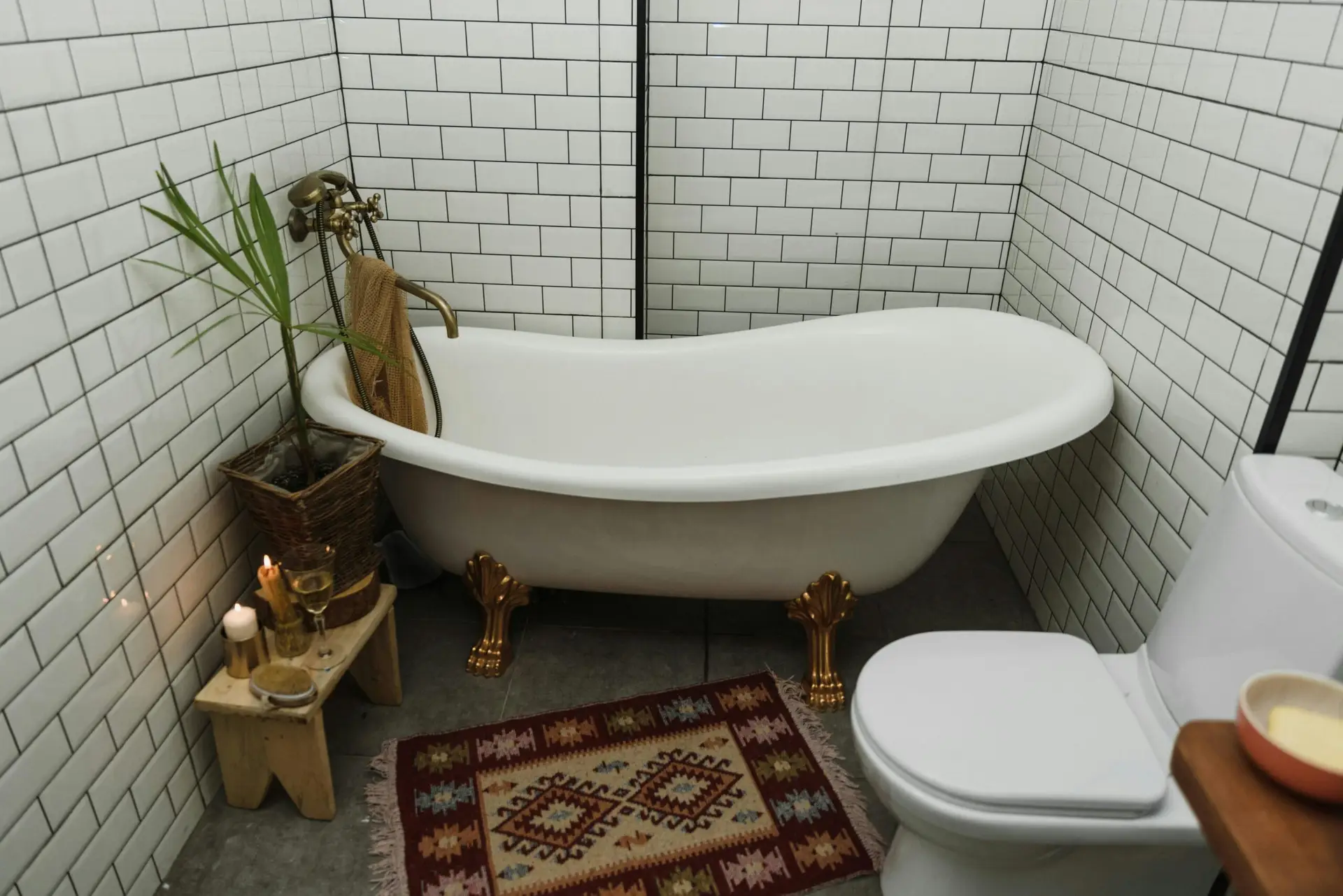 Vintage-bathroom